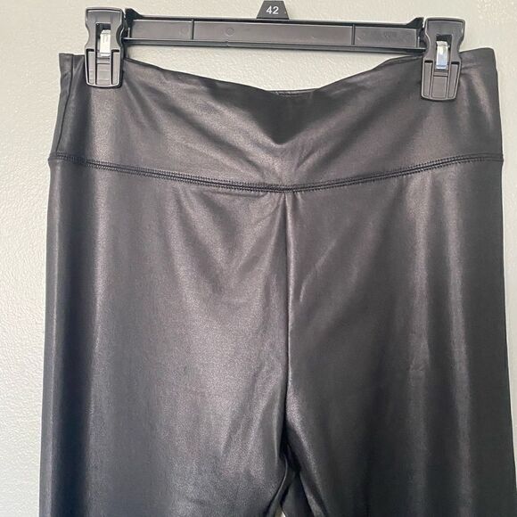 Wild Fable black hi-rise leggings size medium - Picture 2 of 4